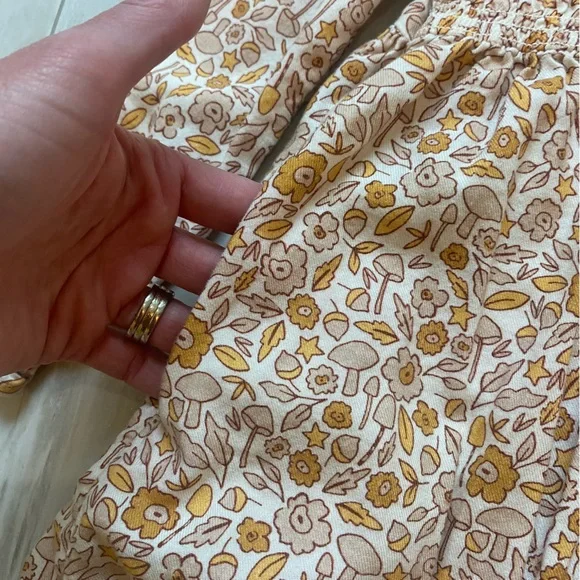 Cat & Jack Long Sleeve Fall Leaves Dress with Smocking, size 4T - Picture 3 of 9